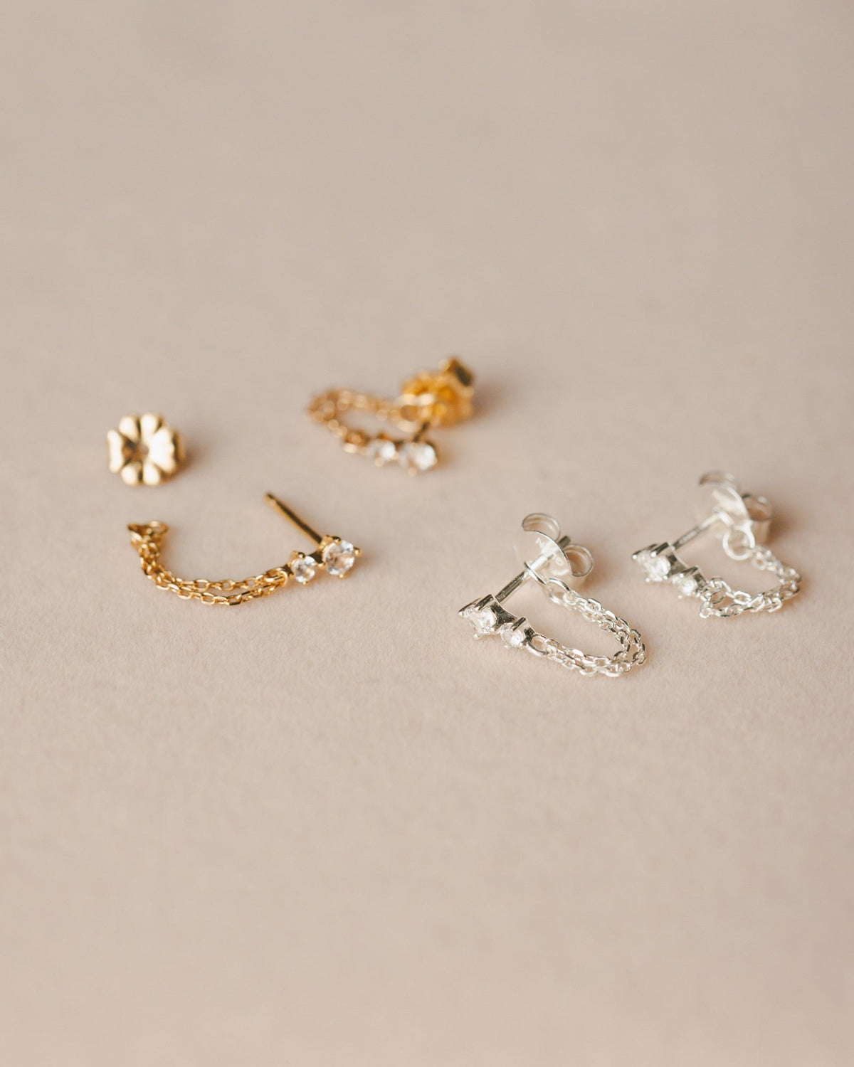 Nyx Chain Studs