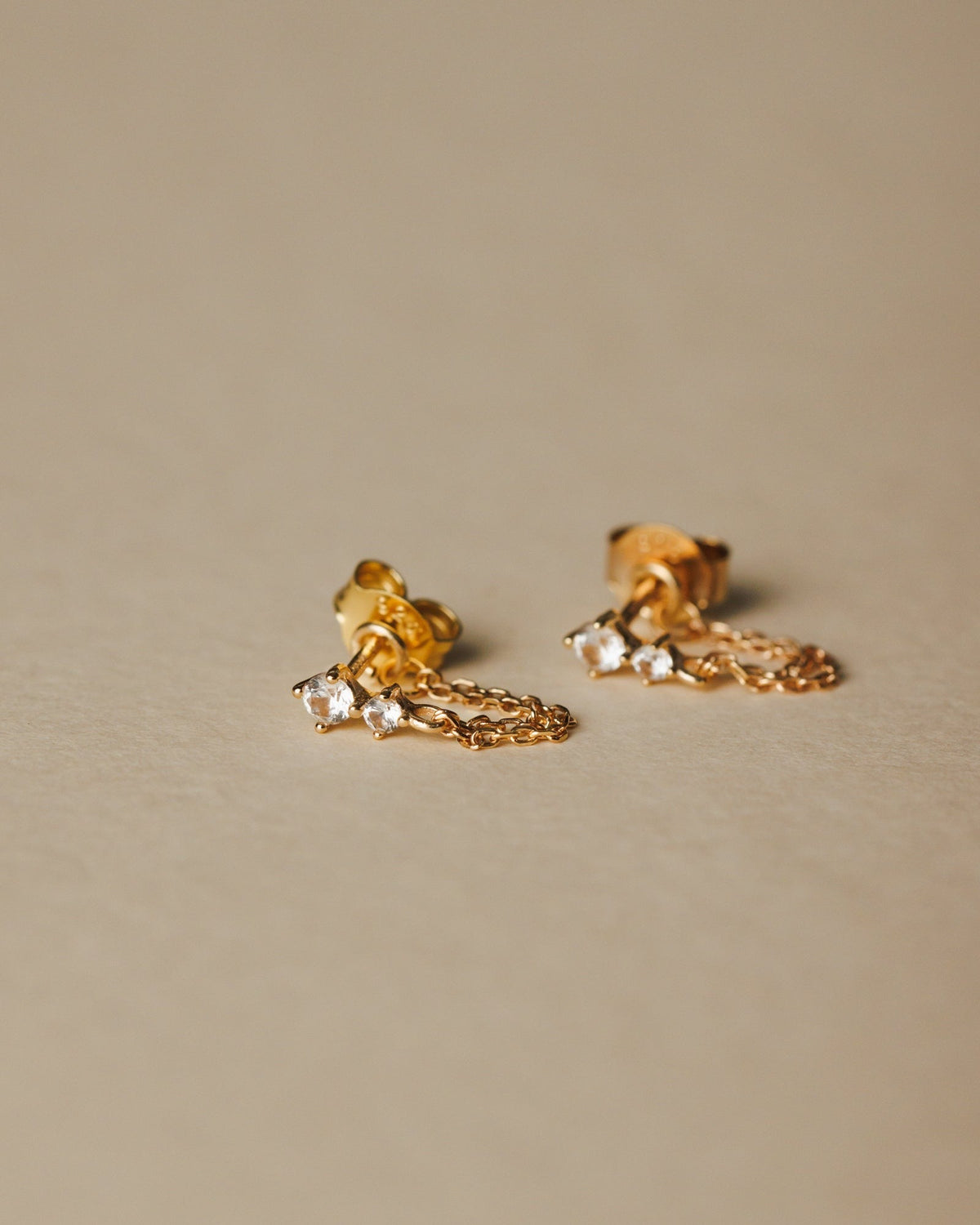Nyx Chain Studs