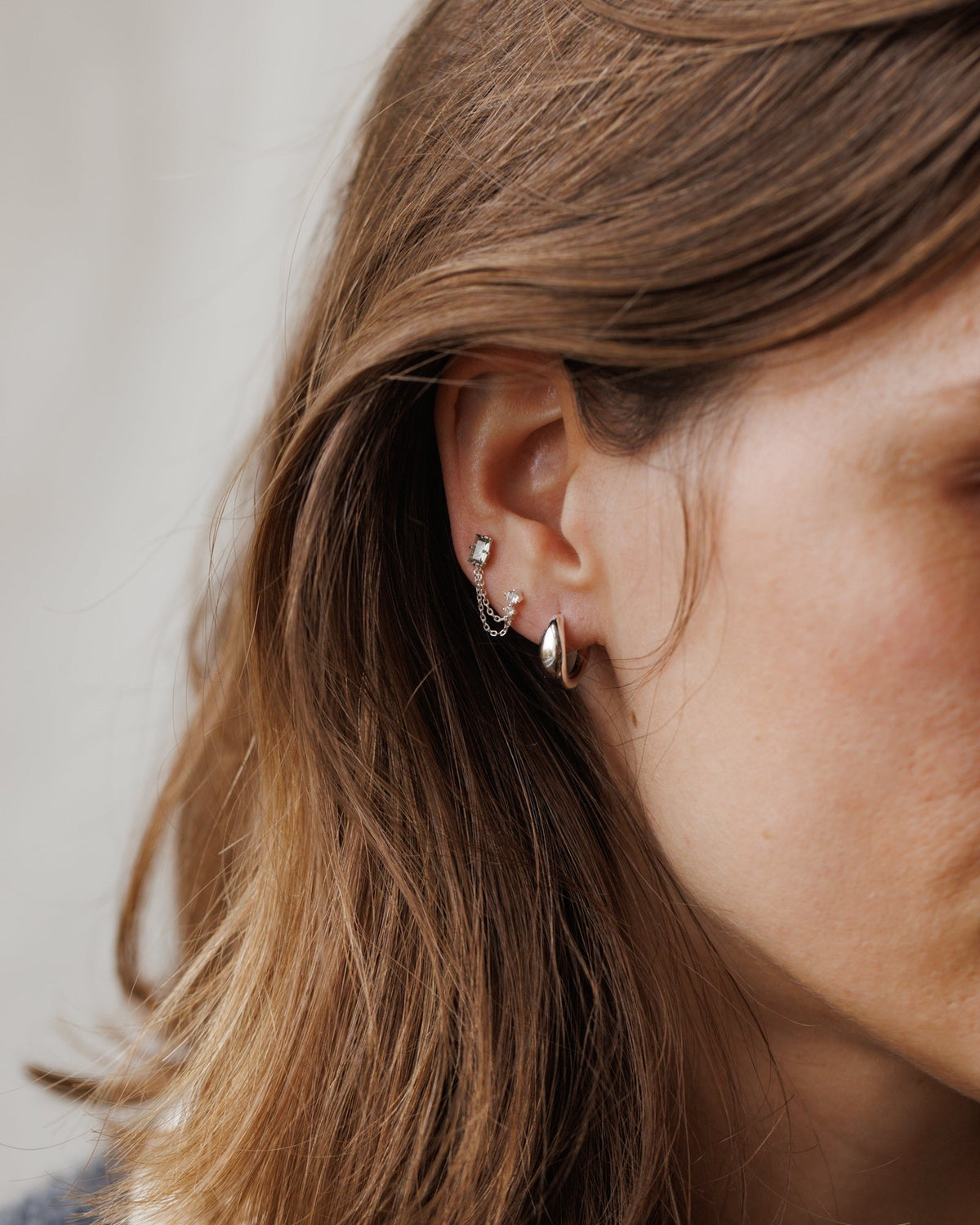 Nyx Chain Studs